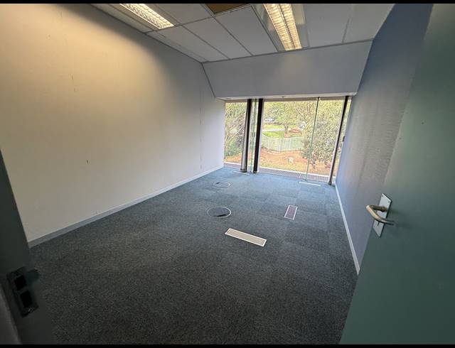 1,477M² OFFICE TO LET IN AUCKLAND PARK